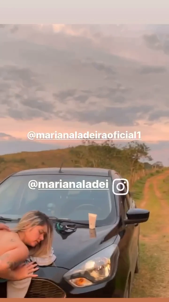 Mari Ladeira se esbaldando com o membro na xoxota Mari Ladeira se esbaldando com o membro na xoxota