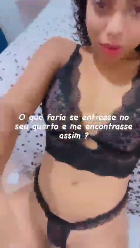 Vídeo caseiro da gata com uma calcinha sem vergonha! Vídeo caseiro da gata com uma calcinha sem vergonha!