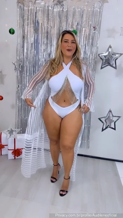 Audilene Lima trajando uma calcinha que a deixa irresistível