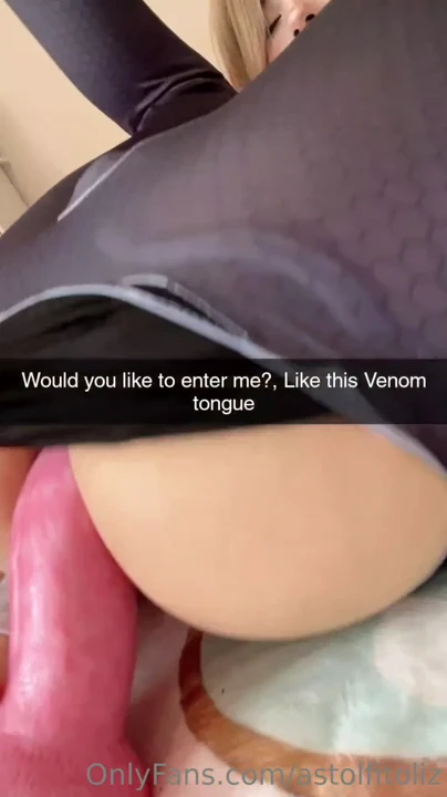 Olha só a Lizyhsan se divertindo com aquele dildo gigante na xoxota! Olha só a Lizyhsan se divertindo com aquele dildo gigante na xoxota!
