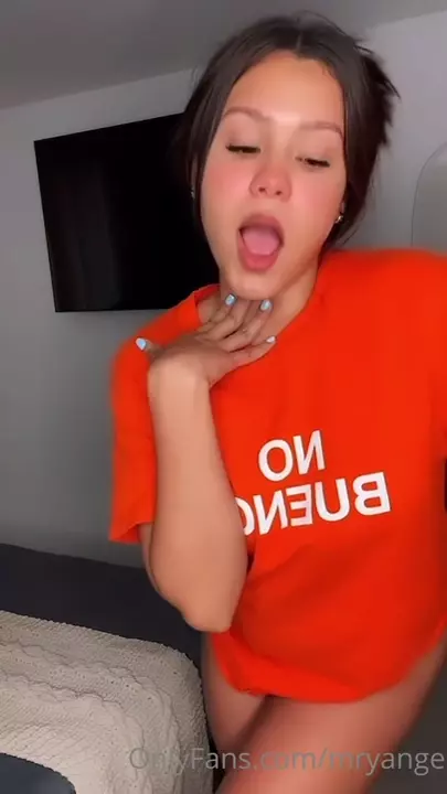 A mryange tá muito safadinha, mostrando essa bunda maravilhosa! A mryange tá muito safadinha, mostrando essa bunda maravilhosa!