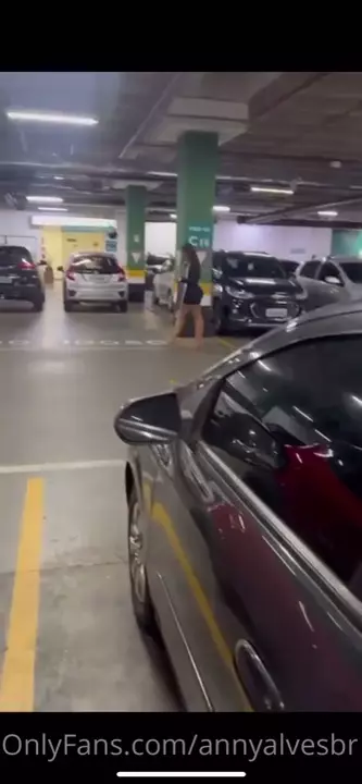 Vídeo da Thawany Alves provocante no estacionamento Vídeo da Thawany Alves provocante no estacionamento