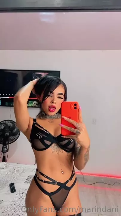 Daniela Marín, toda poderosa de calcinha, se mostrando de um jeito sexy Daniela Marín, toda poderosa de calcinha, se mostrando de um jeito sexy