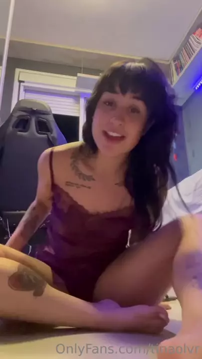 Martina Oliveira, deliciosa e cheia de curvas, em um vídeo picante Martina Oliveira, deliciosa e cheia de curvas, em um vídeo picante