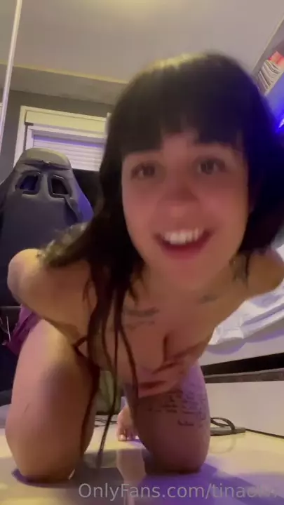 Martina Oliveira, deliciosa e cheia de curvas, em um vídeo picante Martina Oliveira, deliciosa e cheia de curvas, em um vídeo picante