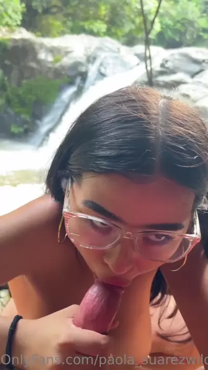 Paola Suarez, uma novinha cheia de vontade, com aquele boquete irresistível Paola Suarez, uma novinha cheia de vontade, com aquele boquete irresistível