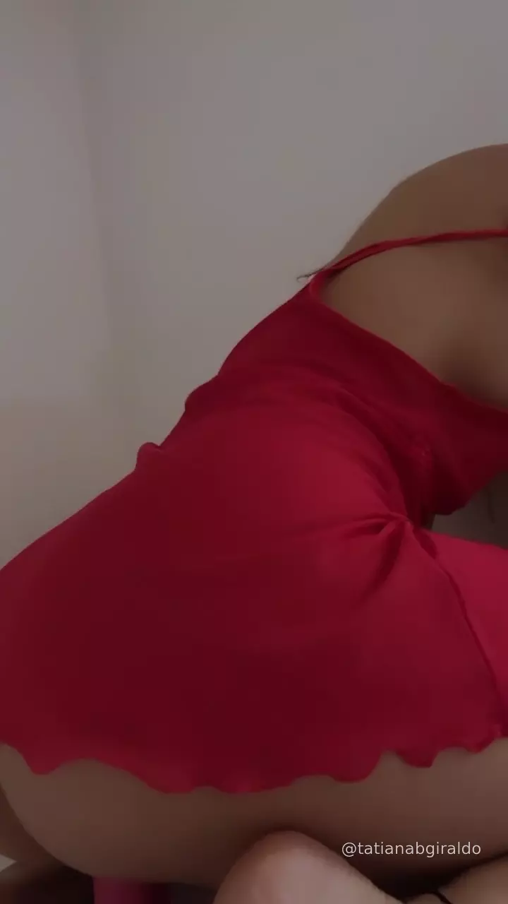 Tatianabgiraldo mostrando que manda muito bem nessa arte de sentar Tatianabgiraldo mostrando que manda muito bem nessa arte de sentar