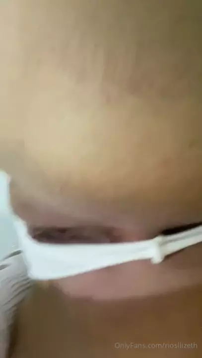 Lizeth Rios, recheadinha, se divertindo com sua xoxota deliciosa Lizeth Rios, recheadinha, se divertindo com sua xoxota deliciosa