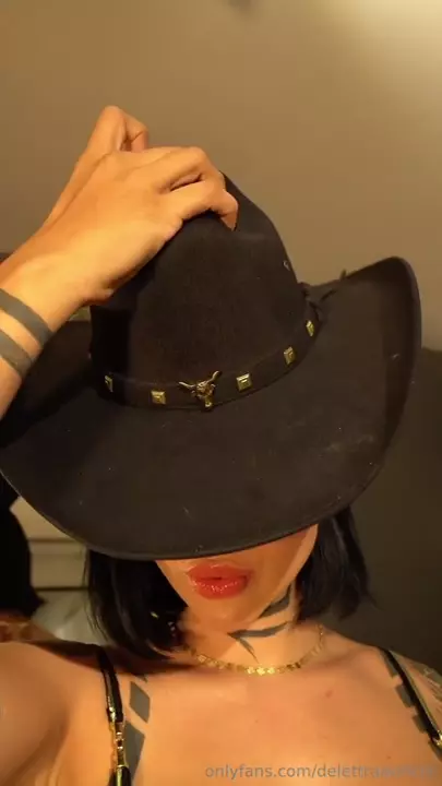 DElettraaoficial tá um espetáculo, toda poderosa de cowgirl! DElettraaoficial tá um espetáculo, toda poderosa de cowgirl!