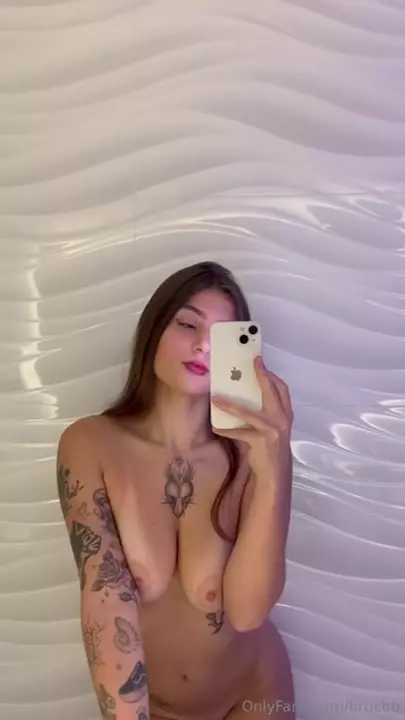 Ninfeta Brucbb em um vídeo super quente! Ninfeta Brucbb em um vídeo super quente!