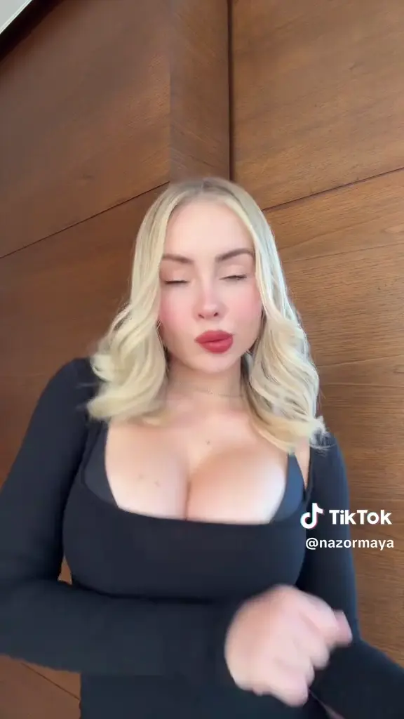 Maya Nazor dando um show no TikTok Maya Nazor dando um show no TikTok