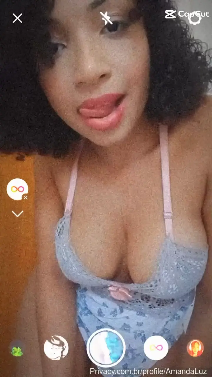 Amanda Luz, essa gostosa safadinha, mandando ver na dança sem roupa íntima! Amanda Luz, essa gostosa safadinha, mandando ver na dança sem roupa íntima!