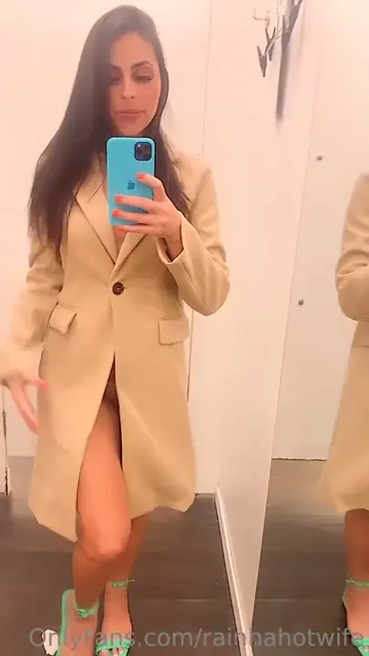 Rainha Hotwife, só no vídeo, mostrando a delícia de casaco!