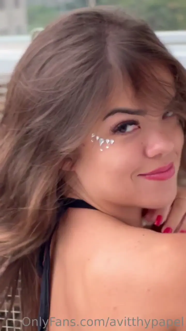 Vithoria Papel, a anã sensual que arrasa no OnlyFans com suas ousadias Vithoria Papel, a anã sensual que arrasa no OnlyFans com suas ousadias