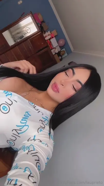 Lau Prieto tá dando uma provocada danada, hein? Lau Prieto tá dando uma provocada danada, hein?