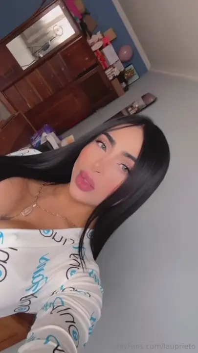 Lau Prieto tá dando uma provocada danada, hein? Lau Prieto tá dando uma provocada danada, hein?