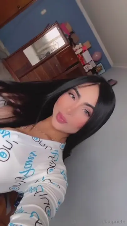 Lau Prieto tá dando uma provocada danada, hein? Lau Prieto tá dando uma provocada danada, hein?