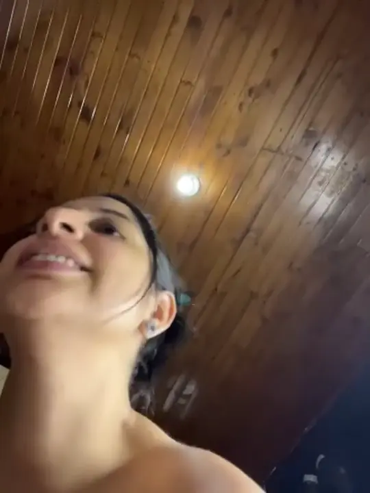 Charlotte Stevens, toda gostosinha, mostrando aquele rebolado irresistível! Charlotte Stevens, toda gostosinha, mostrando aquele rebolado irresistível!