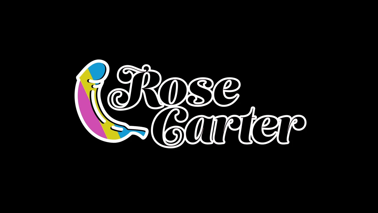 Rose Carter ousada, sem roupa, se divertindo com sua intimidade Rose Carter ousada, sem roupa, se divertindo com sua intimidade