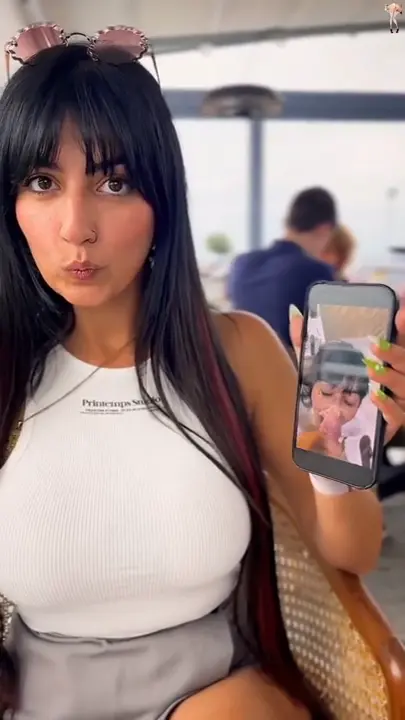 Aaliyahyasin, essa morena safada, levando um banho de amor no rosto Aaliyahyasin, essa morena safada, levando um banho de amor no rosto