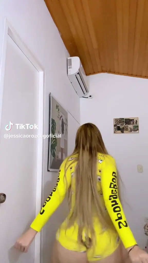 Jessica Orozco dançando e balançando a bundona dessa maneira deliciosa Jessica Orozco dançando e balançando a bundona dessa maneira deliciosa