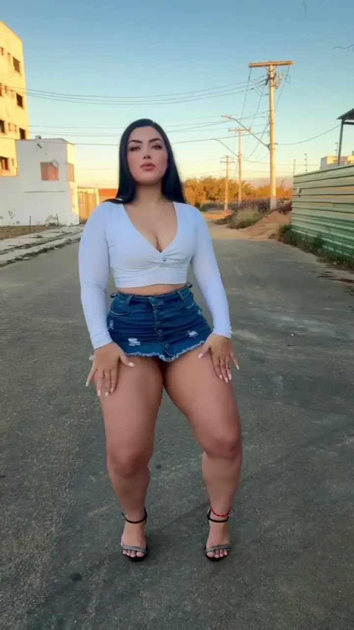 Pache Costephanie, a beldade, arrasando no videozinho dançando! Pache Costephanie, a beldade, arrasando no videozinho dançando!