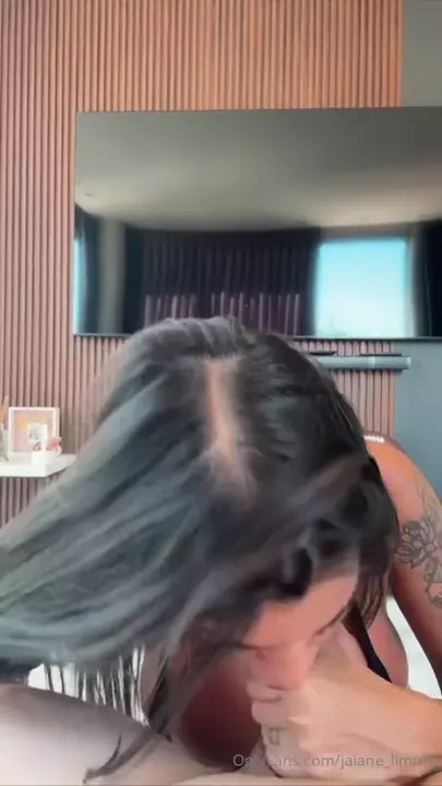 Jaiane Limma se deliciando com um baita de um xoxota e caprichando na técnica da espanhola Jaiane Limma se deliciando com um baita de um xoxota e caprichando na técnica da espanhola