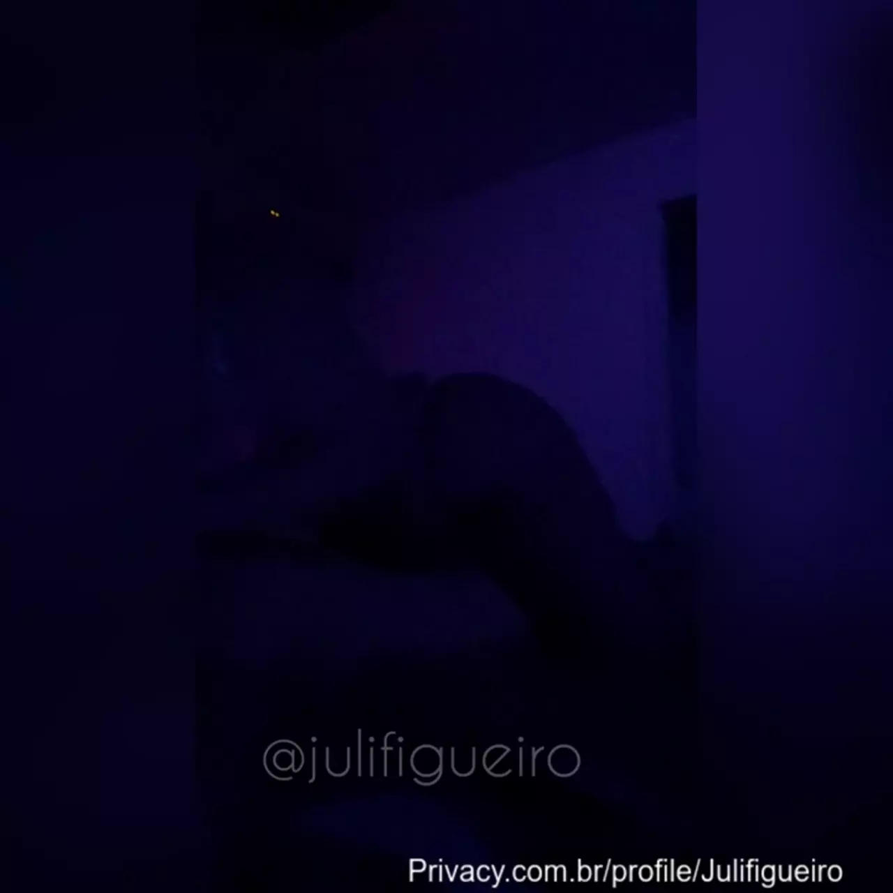 Vídeo irresistível da Juli Figueiro em uma escapada safadinha Vídeo irresistível da Juli Figueiro em uma escapada safadinha