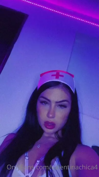 Vídeo da Valentina Chica com uma fantasia de enfermeira bem sexy! Vídeo da Valentina Chica com uma fantasia de enfermeira bem sexy!