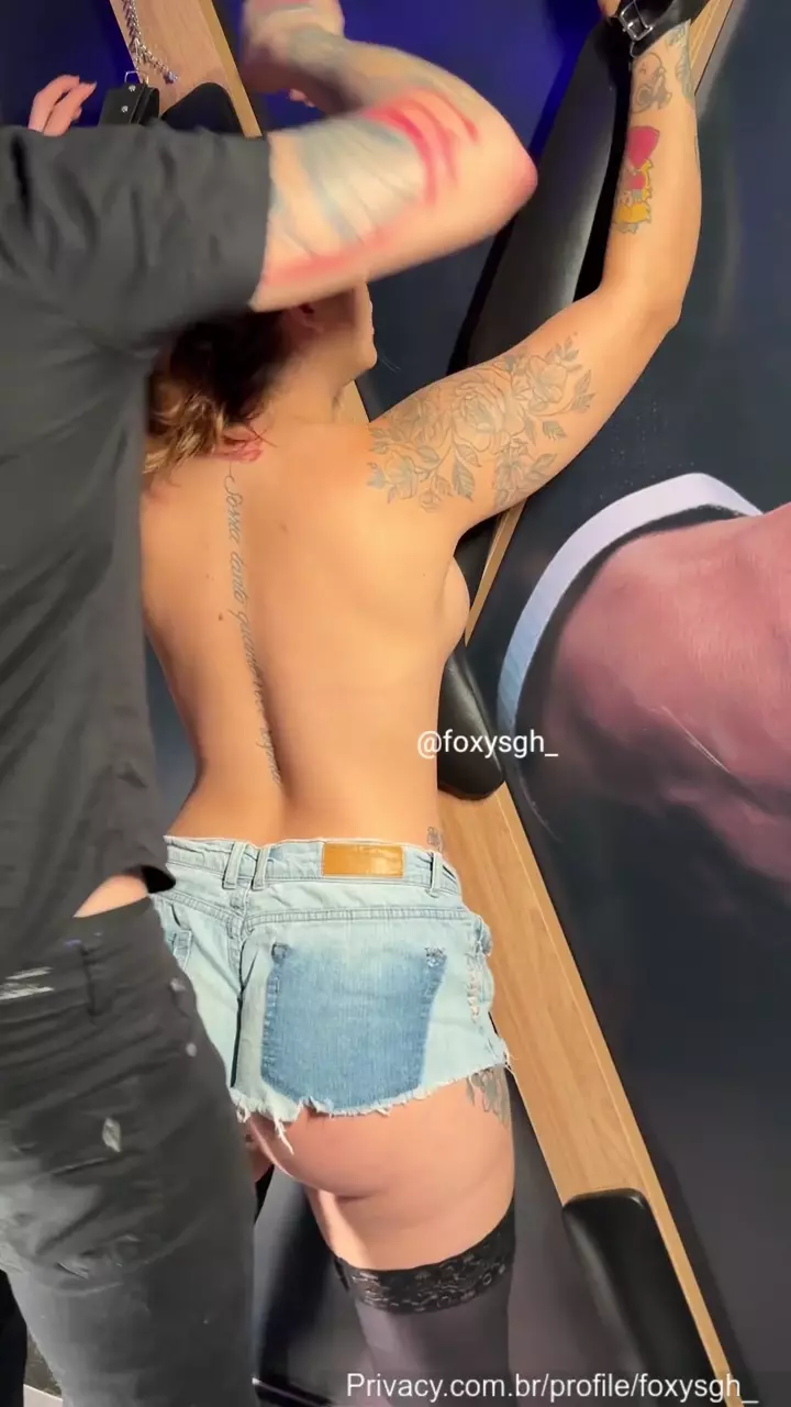 Vídeo picante da Foxy SGH toda amarrada no pornô Vídeo picante da Foxy SGH toda amarrada no pornô