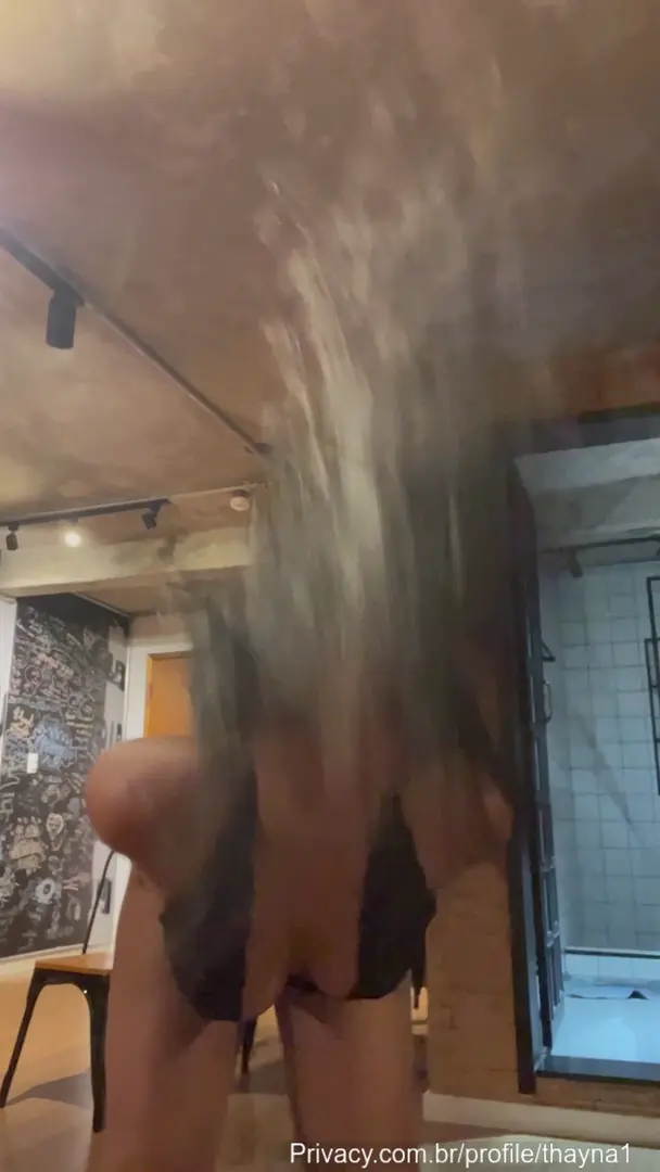 Thai Silva ficando com uma sensualidade irresistível Thai Silva ficando com uma sensualidade irresistível