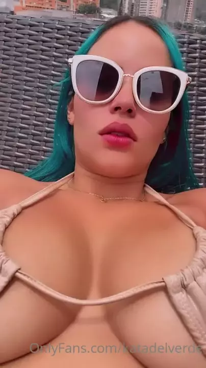 Blue Catalina, a gostosona do OnlyFans, se mostrando toda cheia de charme! Blue Catalina, a gostosona do OnlyFans, se mostrando toda cheia de charme!