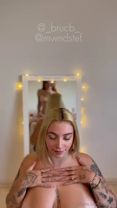 Bruna, toda cheia de charme e com os cabelos loiros, arrasa no vídeo lésbico! Bruna, toda cheia de charme e com os cabelos loiros, arrasa no vídeo lésbico!