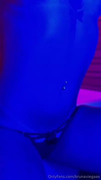 Bruna Viegas, a gostosona, exibindo a xoxota bem depilada! Bruna Viegas, a gostosona, exibindo a xoxota bem depilada!