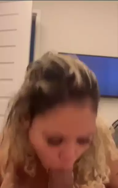 SN em um vídeo bem quente e cheio de malícia SN em um vídeo bem quente e cheio de malícia