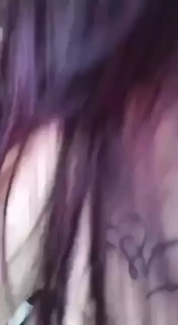 Vídeo da novinha com o vibrador bem encaixado na xota Vídeo da novinha com o vibrador bem encaixado na xota