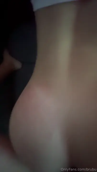 Brubru rebola e pede com vontade na xoxota Brubru rebola e pede com vontade na xoxota