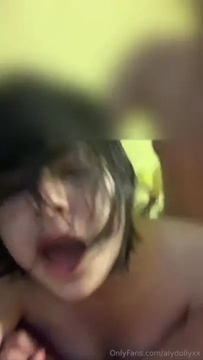 Vídeo da Alydollyxx recebendo uma pirocada Vídeo da Alydollyxx recebendo uma pirocada