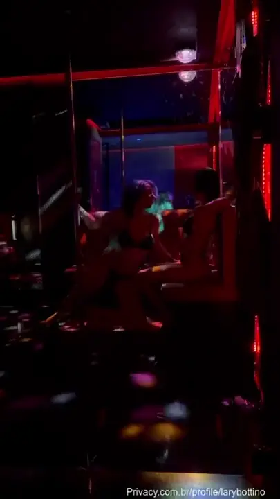 Lary Bottino tá maravilhosa no vídeo e arrasa no pole dance! Lary Bottino tá maravilhosa no vídeo e arrasa no pole dance!