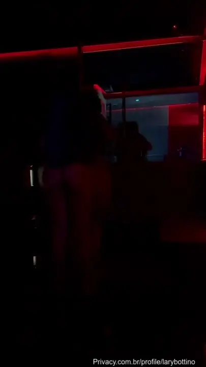 Lary Bottino tá maravilhosa no vídeo e arrasa no pole dance! Lary Bottino tá maravilhosa no vídeo e arrasa no pole dance!