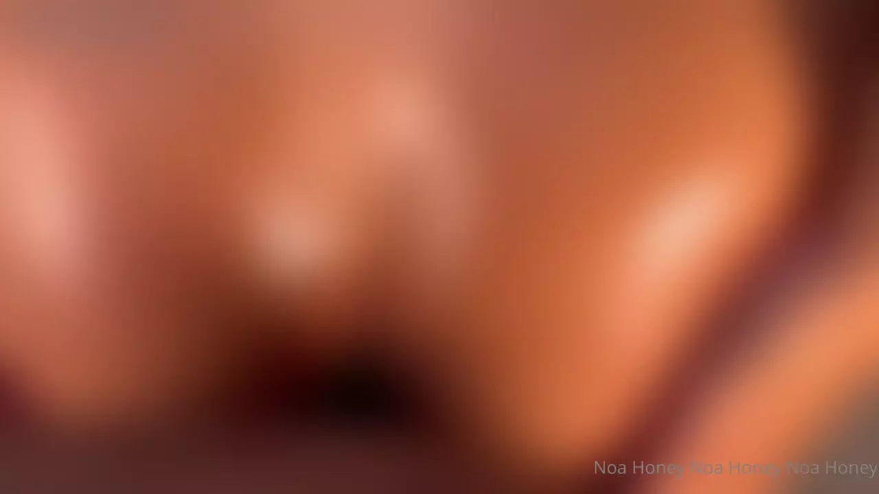 Noa Honey recebeu um tapa delícia Noa Honey recebeu um tapa delícia