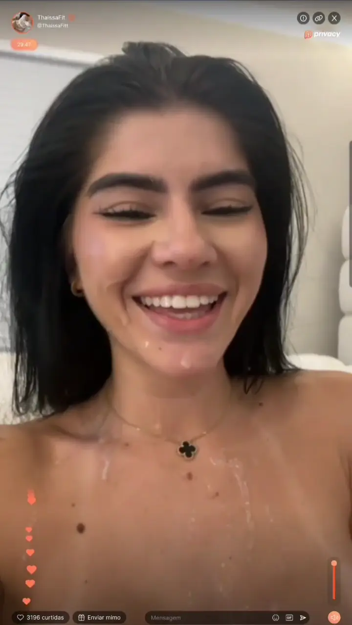Rolou na internet uma foto da Thaissa Fit com a cara toda cheia de marquinhas! Rolou na internet uma foto da Thaissa Fit com a cara toda cheia de marquinhas!