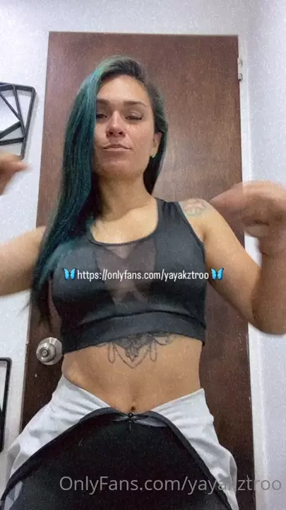 Yayakztroo tá de arrasar, provocando geral com esse corpo nu! Yayakztroo tá de arrasar, provocando geral com esse corpo nu!