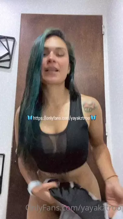 Yayakztroo tá de arrasar, provocando geral com esse corpo nu! Yayakztroo tá de arrasar, provocando geral com esse corpo nu!