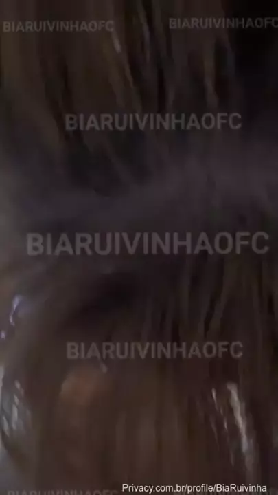 Vídeo picante onde a Bia Ruivinha dá uma agilizada no rolê Vídeo picante onde a Bia Ruivinha dá uma agilizada no rolê