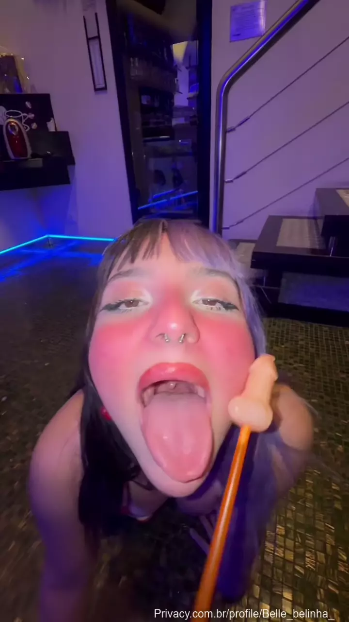 Belinha dando aquela sugada na piroquinha Belinha dando aquela sugada na piroquinha