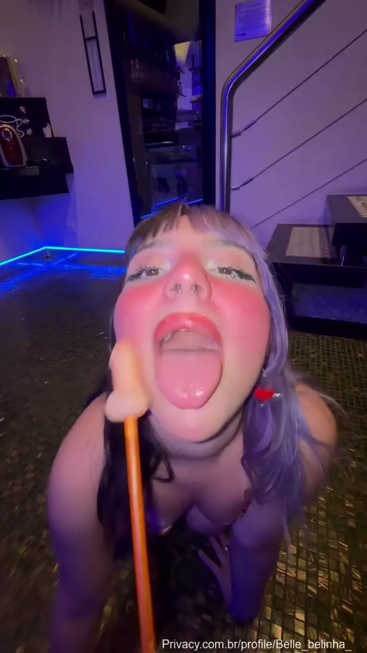 Belinha dando aquela sugada na piroquinha Belinha dando aquela sugada na piroquinha