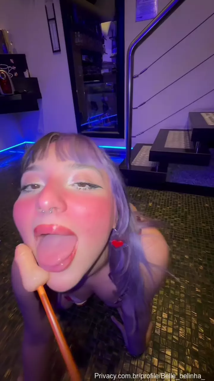 Belinha dando aquela sugada na piroquinha Belinha dando aquela sugada na piroquinha