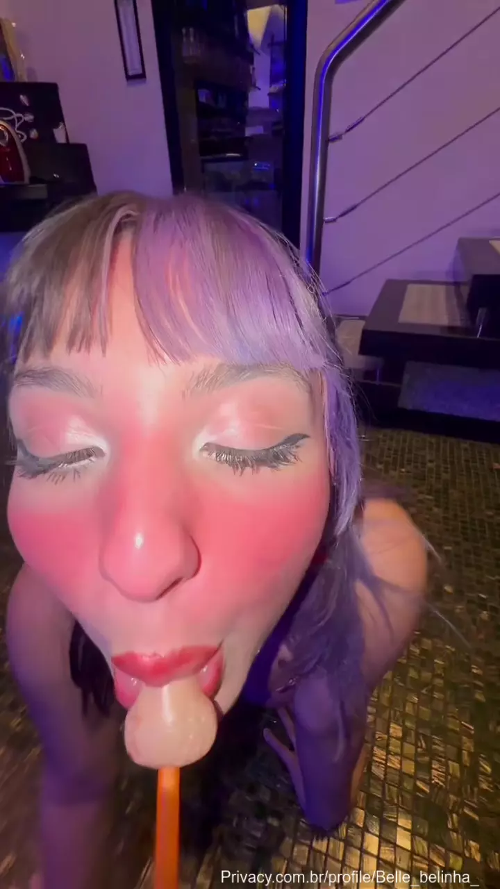 Belinha dando aquela sugada na piroquinha Belinha dando aquela sugada na piroquinha