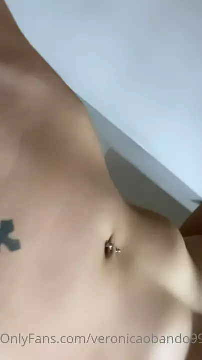 Veronica Obondo, com suas curvas provocantes, tá se exibindo de um jeito bem ousado Veronica Obondo, com suas curvas provocantes, tá se exibindo de um jeito bem ousado